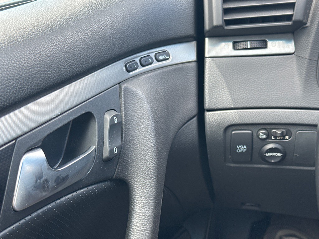 2005 Acura TL Image 17