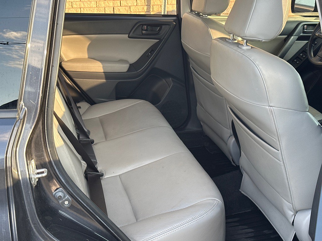 2014 Subaru Forester Image 11