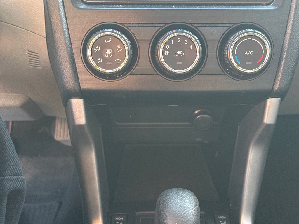 2014 Subaru Forester Image 16