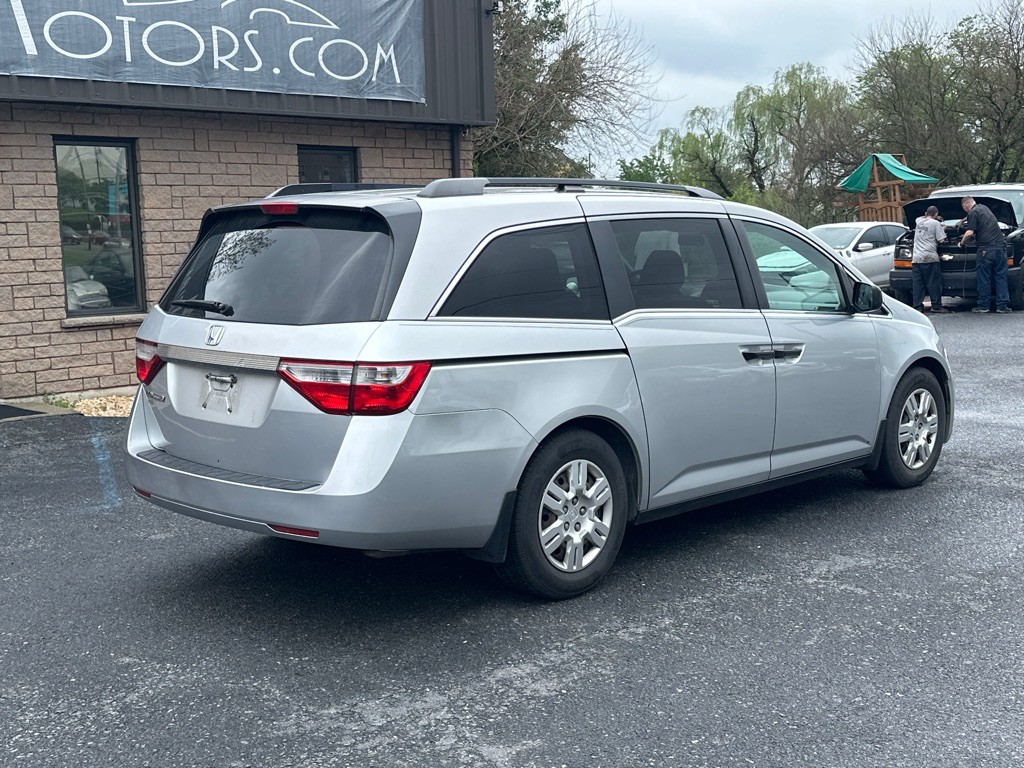 2011 Honda Odyssey Image 3
