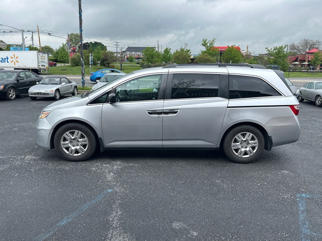 2011 Honda Odyssey Image 6