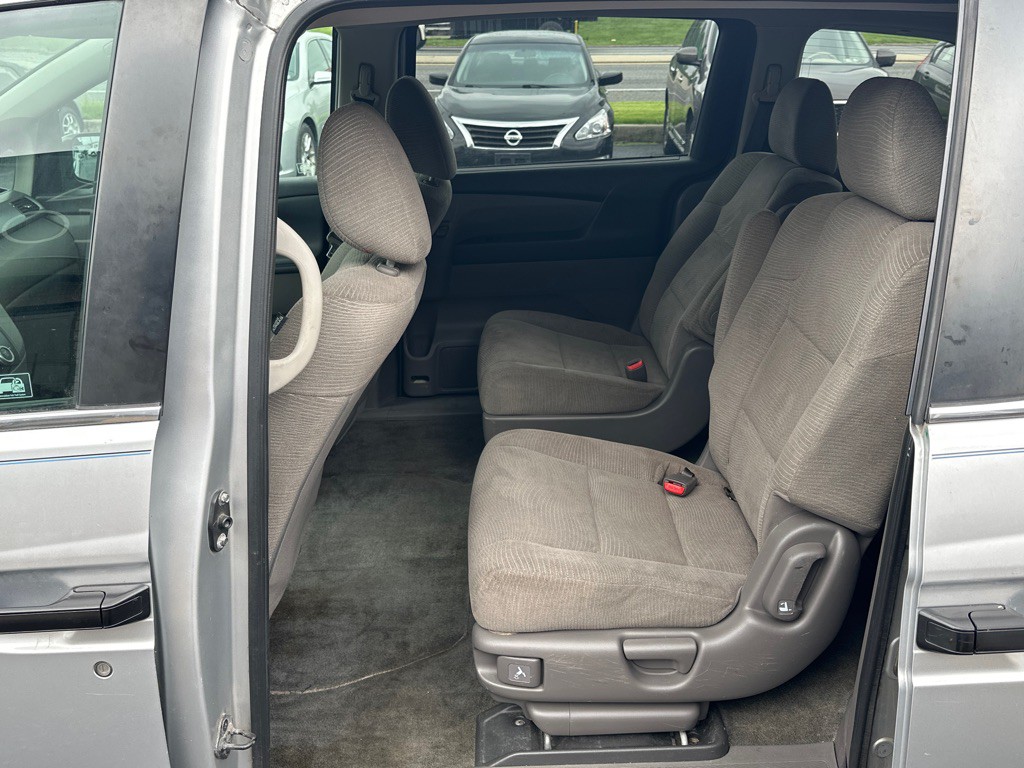2011 Honda Odyssey Image 10