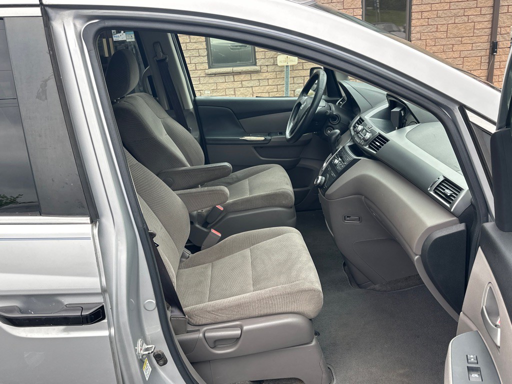 2011 Honda Odyssey Image 14