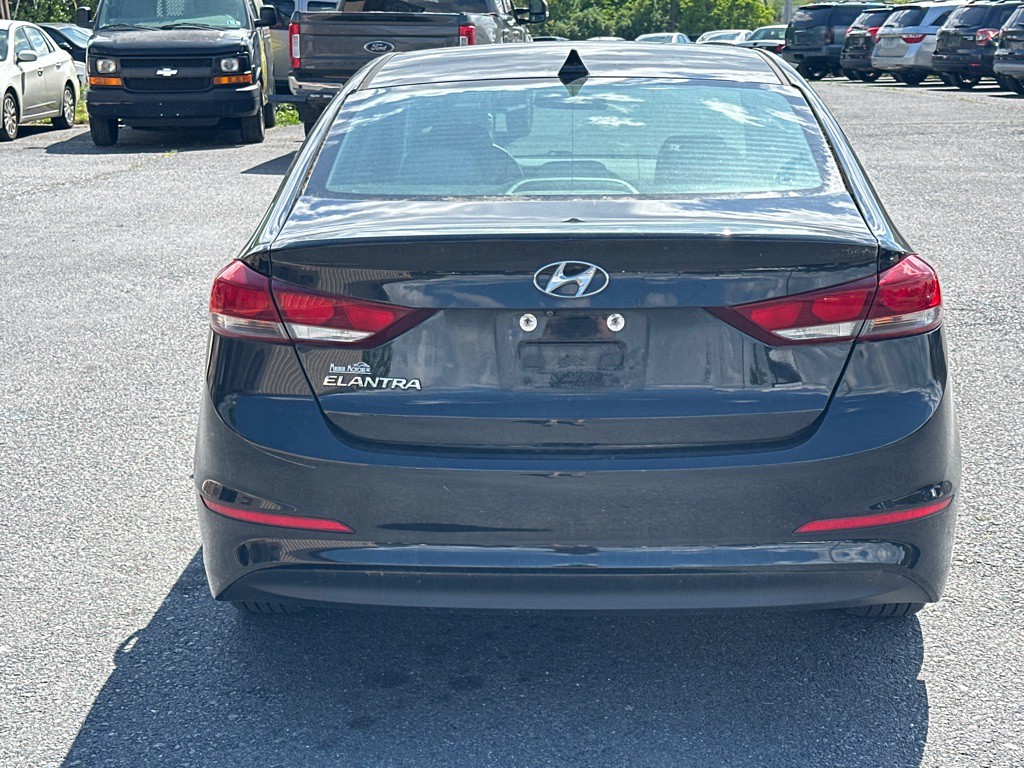 2017 Hyundai Elantra Image 4