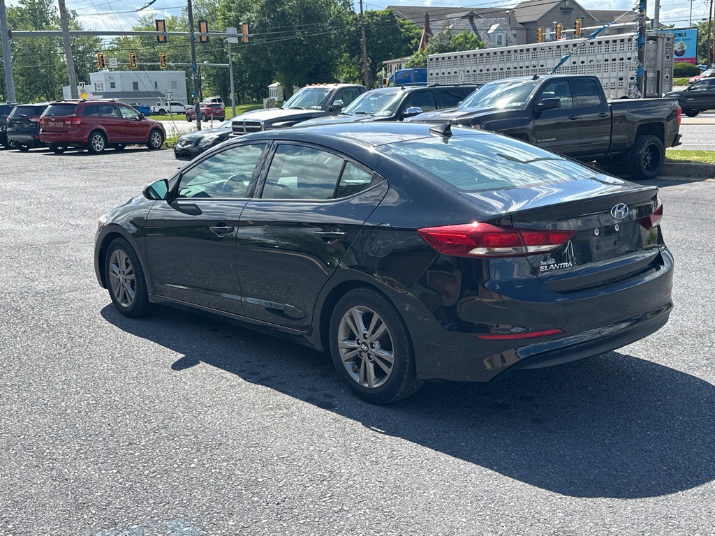 2017 Hyundai Elantra Image 5