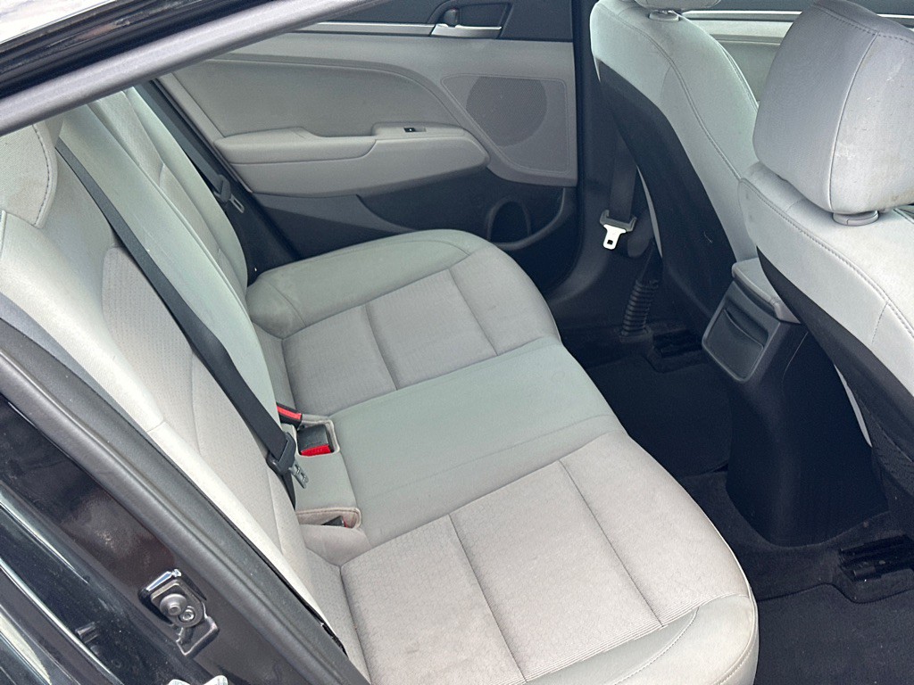 2017 Hyundai Elantra Image 10