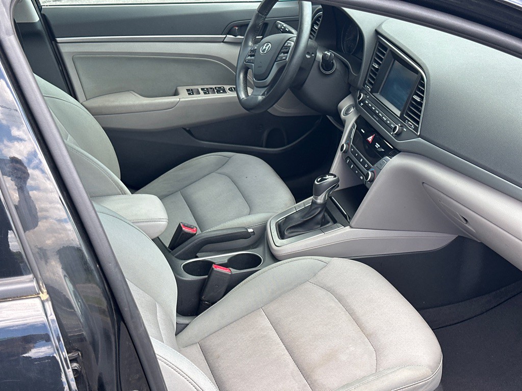 2017 Hyundai Elantra Image 11