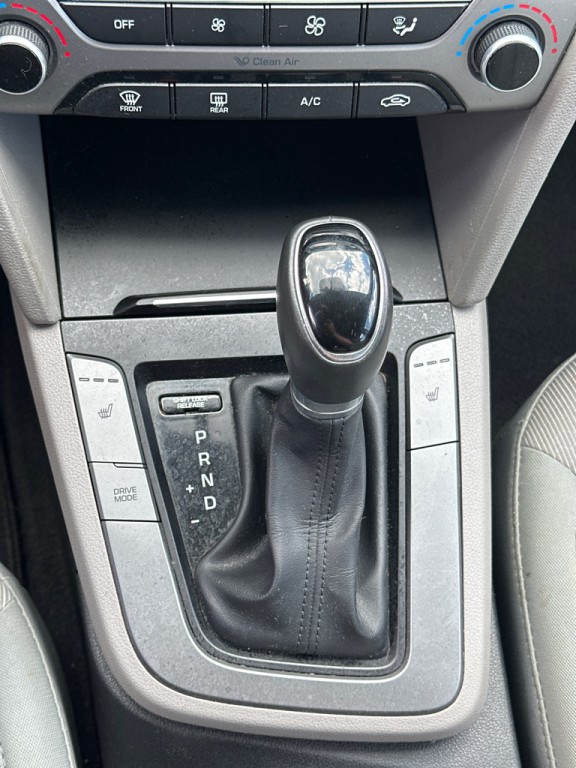 2017 Hyundai Elantra Image 13