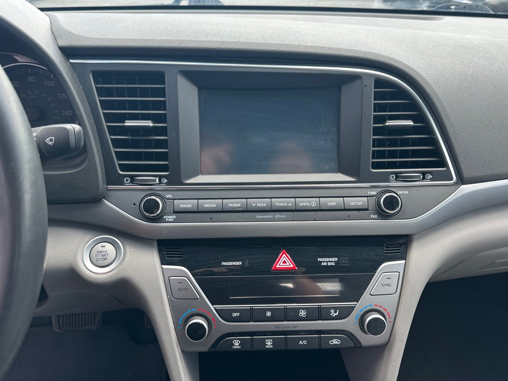 2017 Hyundai Elantra Image 14