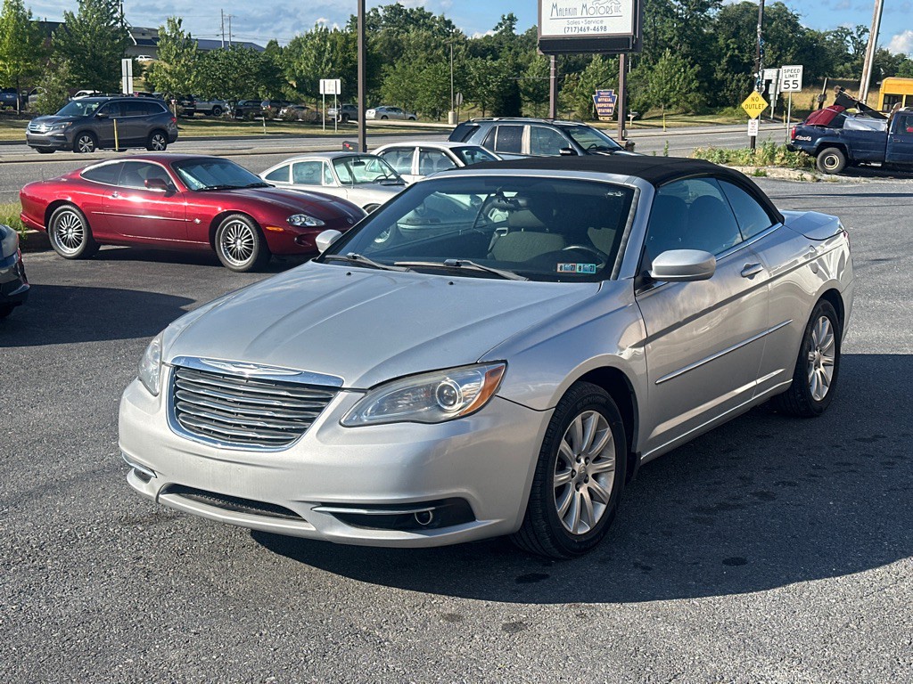 2011 Chrysler 200 Image 7