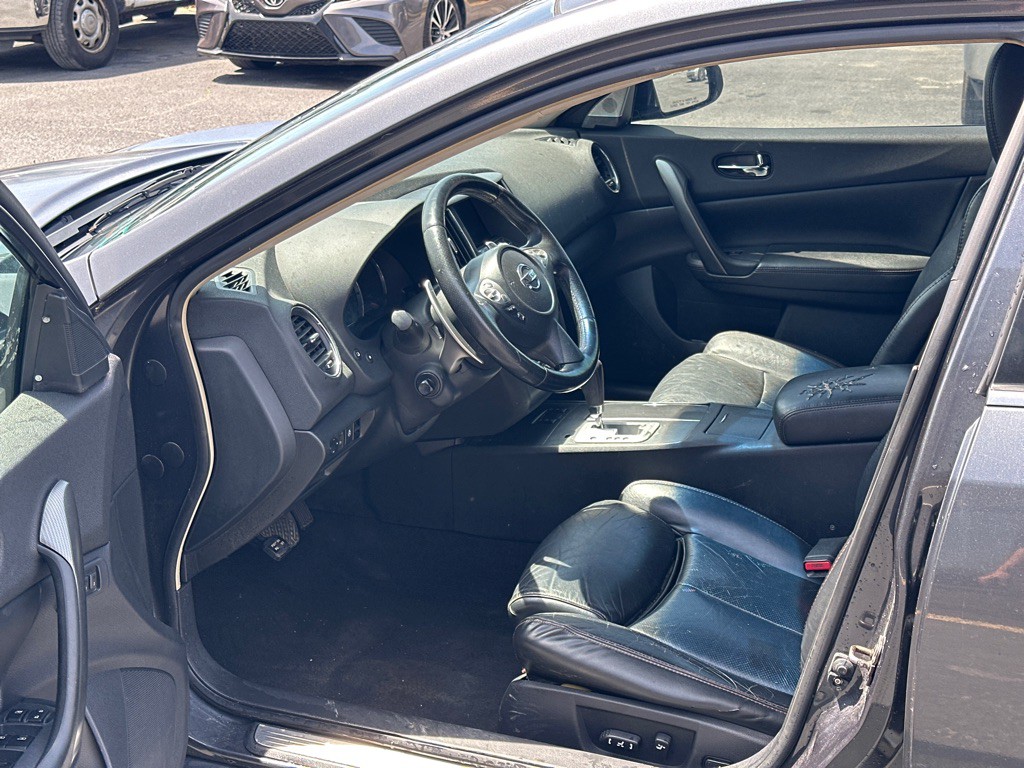 2010 Nissan Maxima Image 9