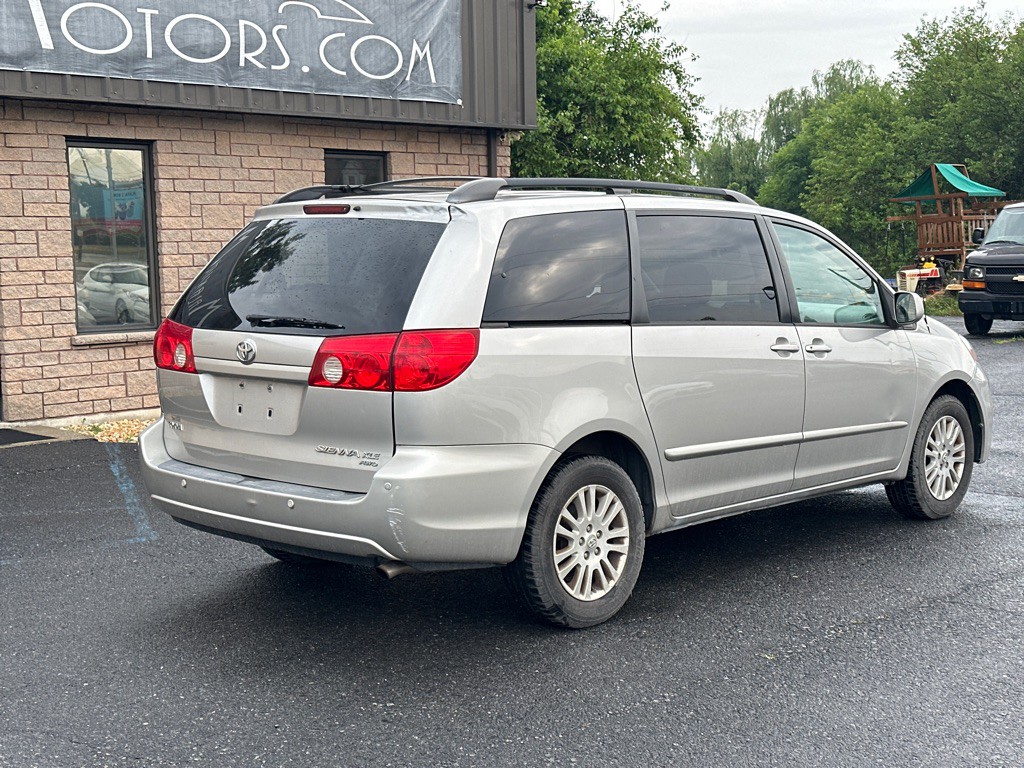 2008 Toyota Sienna Image 3