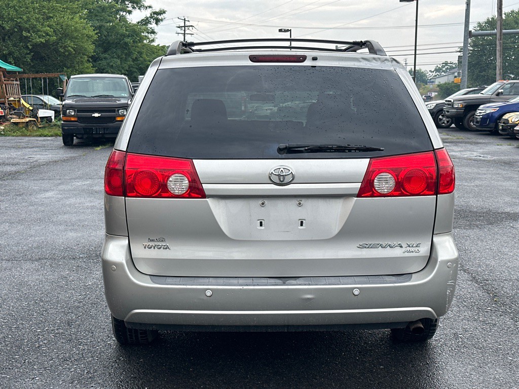 2008 Toyota Sienna Image 4