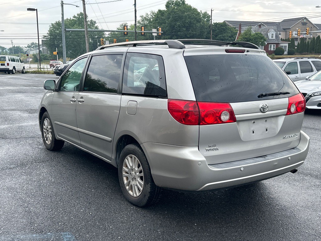 2008 Toyota Sienna Image 5