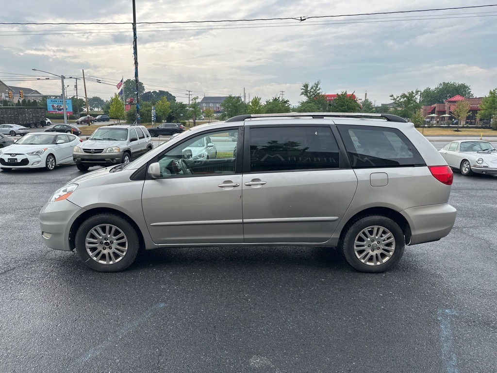 2008 Toyota Sienna Image 6