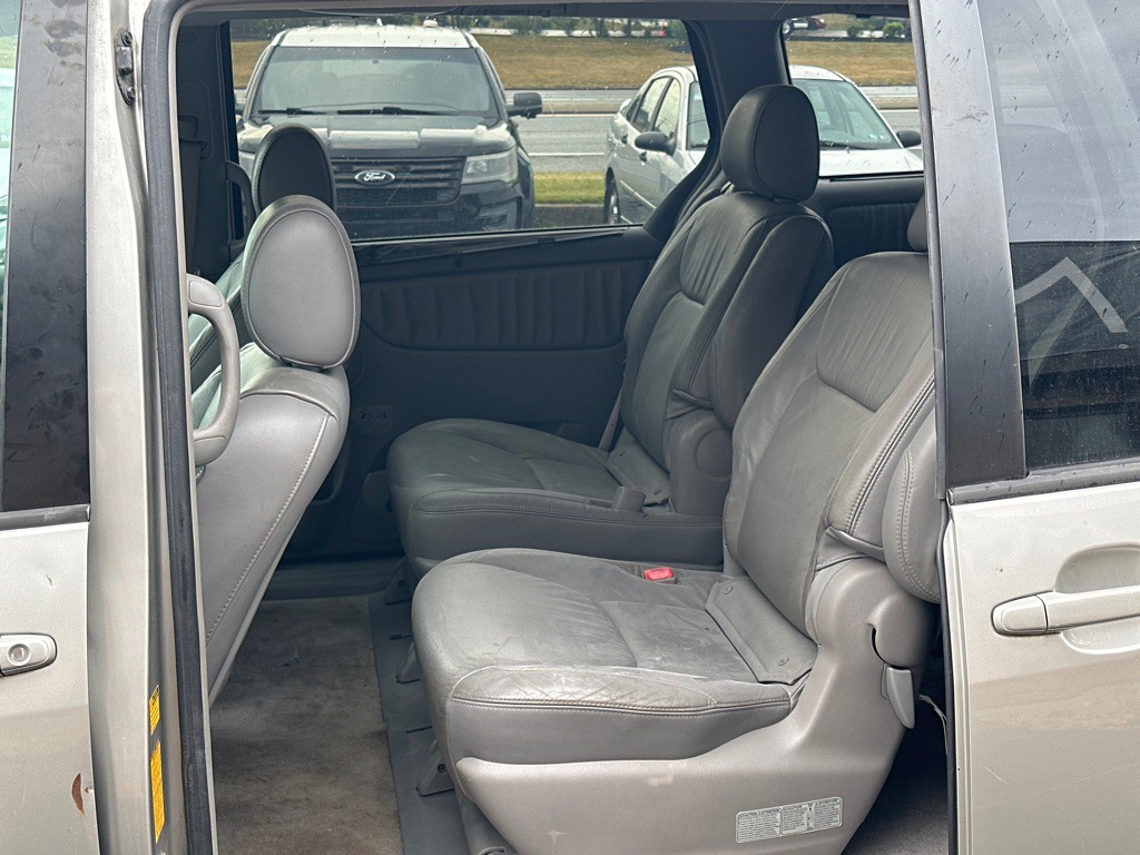 2008 Toyota Sienna Image 10
