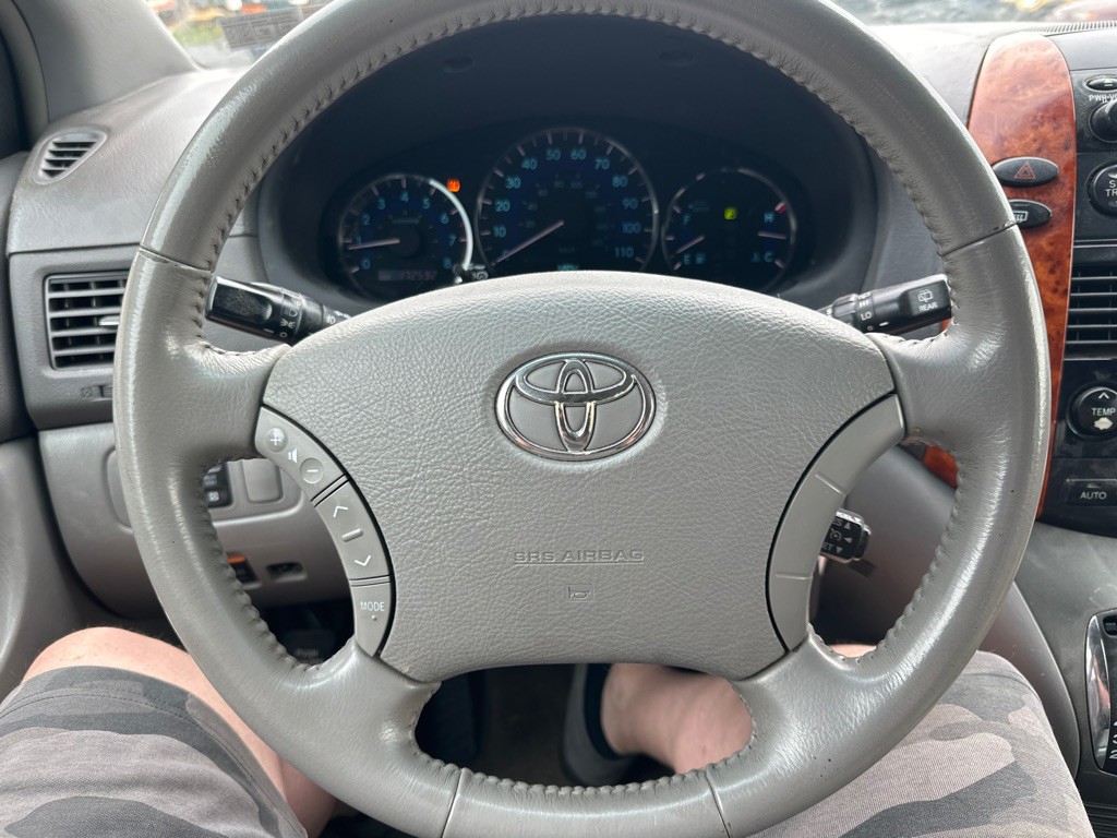2008 Toyota Sienna Image 15