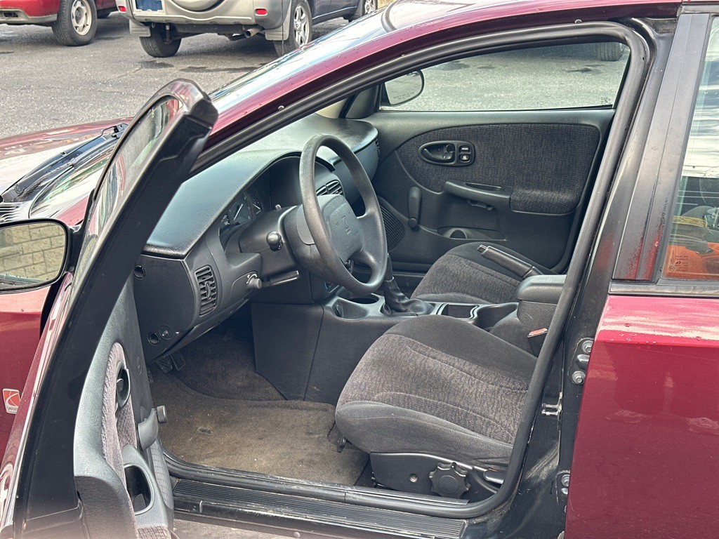 2002 Saturn SL2 Image 9