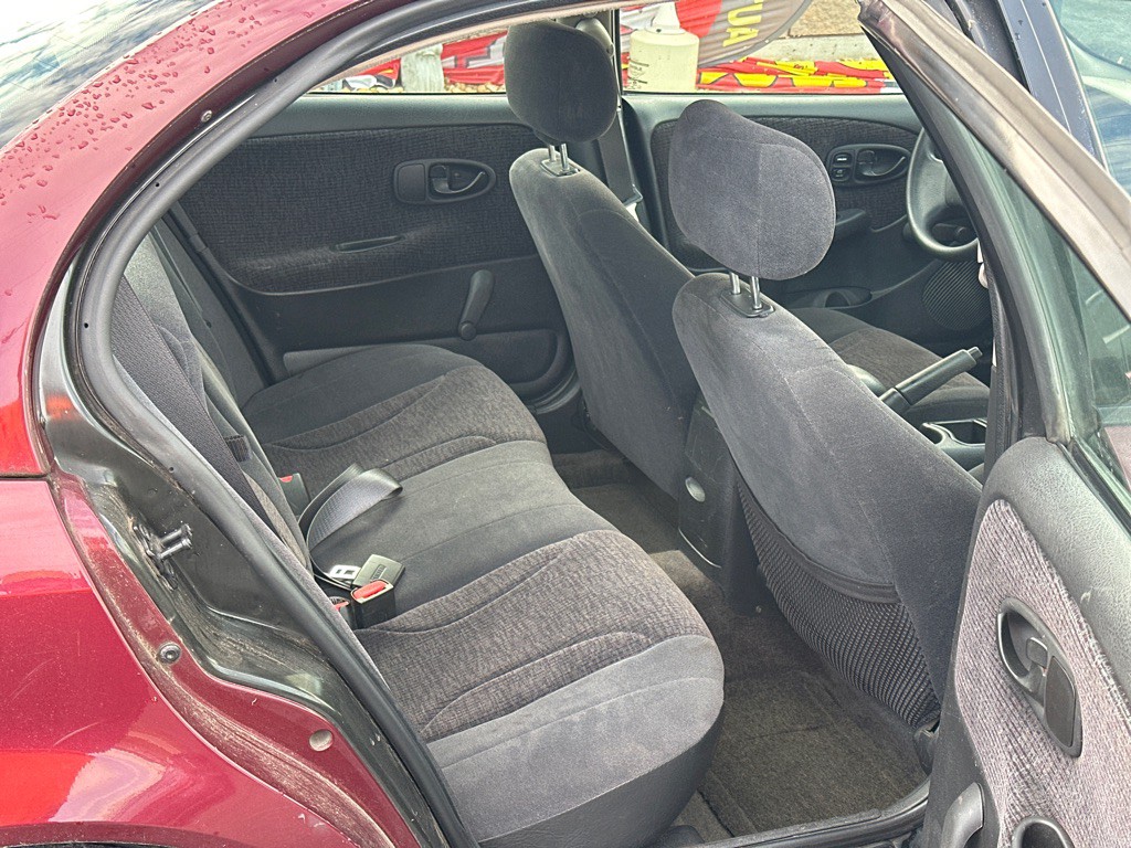 2002 Saturn SL2 Image 11