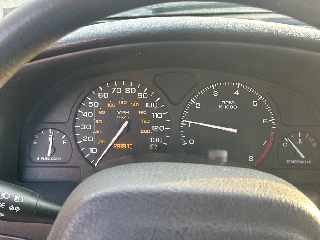 2002 Saturn SL2 Image 15