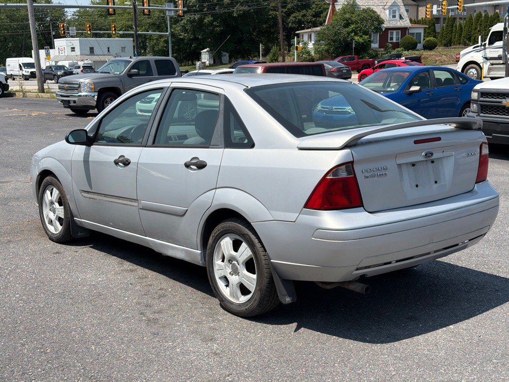 2005 Ford Focus Image 5