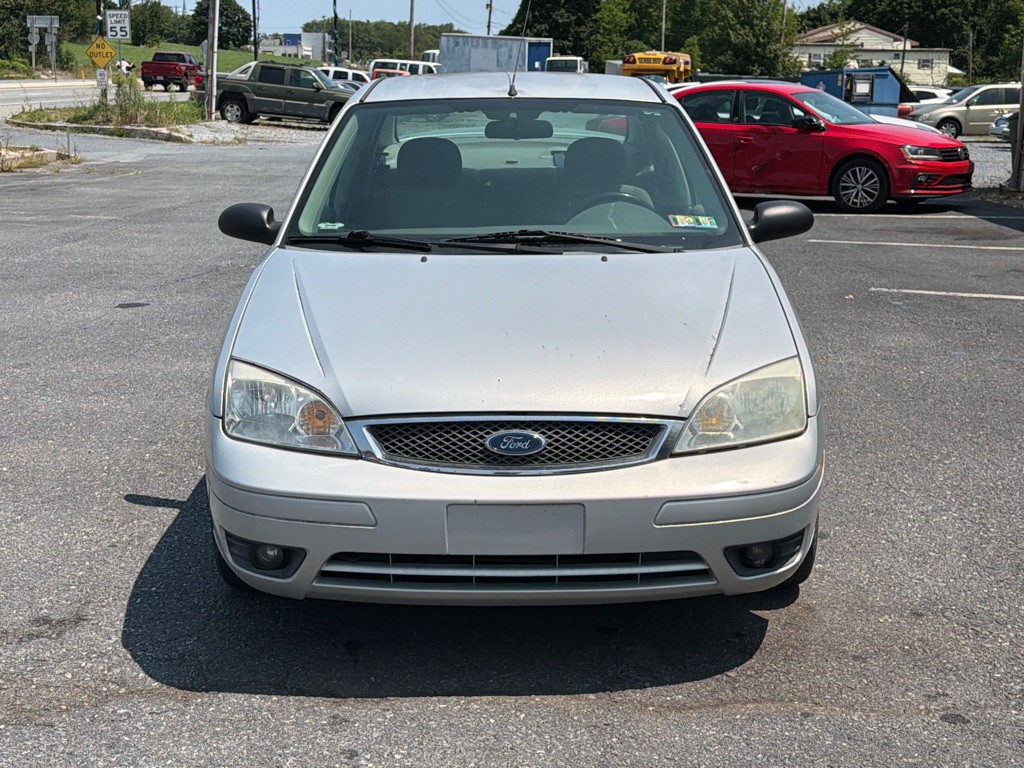 2005 Ford Focus Image 8