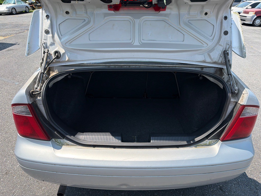 2005 Ford Focus Image 13