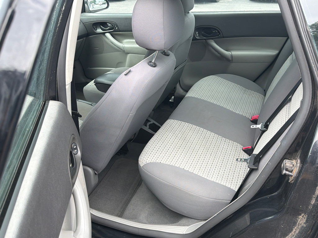 2006 Ford Focus Image 10