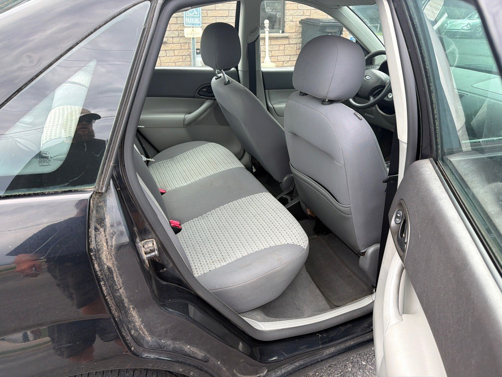 2006 Ford Focus Image 11