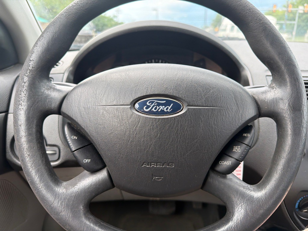 2006 Ford Focus Image 17