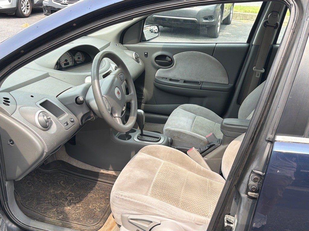 2007 Saturn ION Image 9