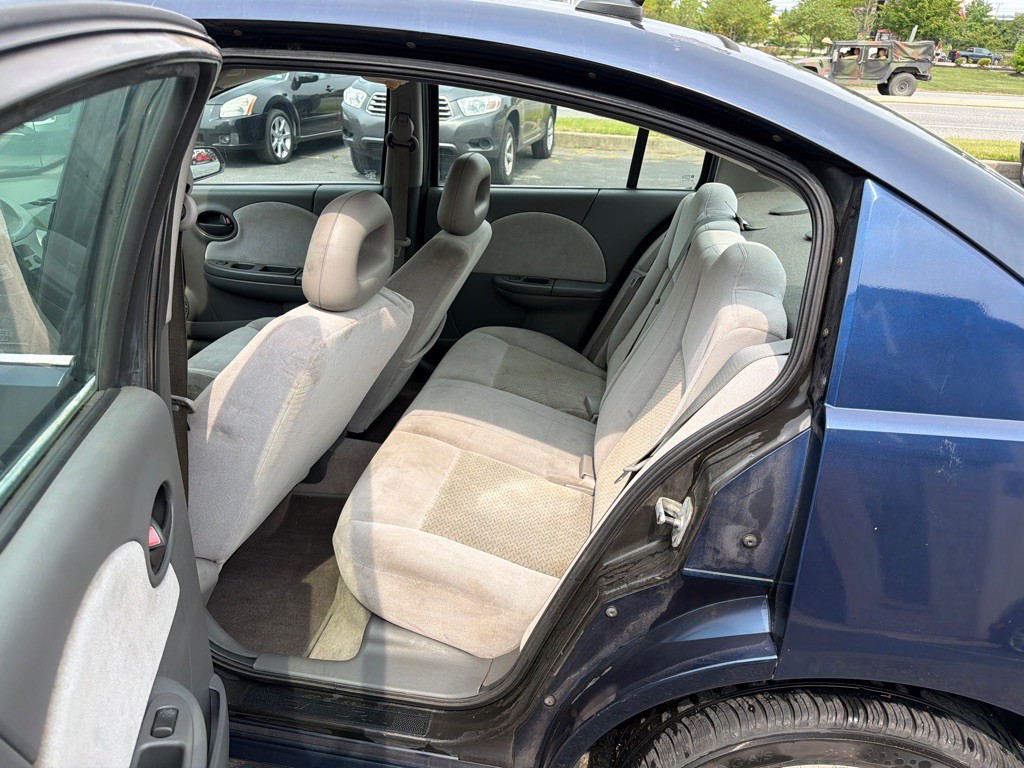 2007 Saturn ION Image 10
