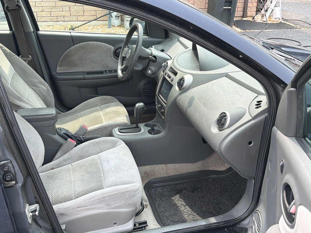 2007 Saturn ION Image 12