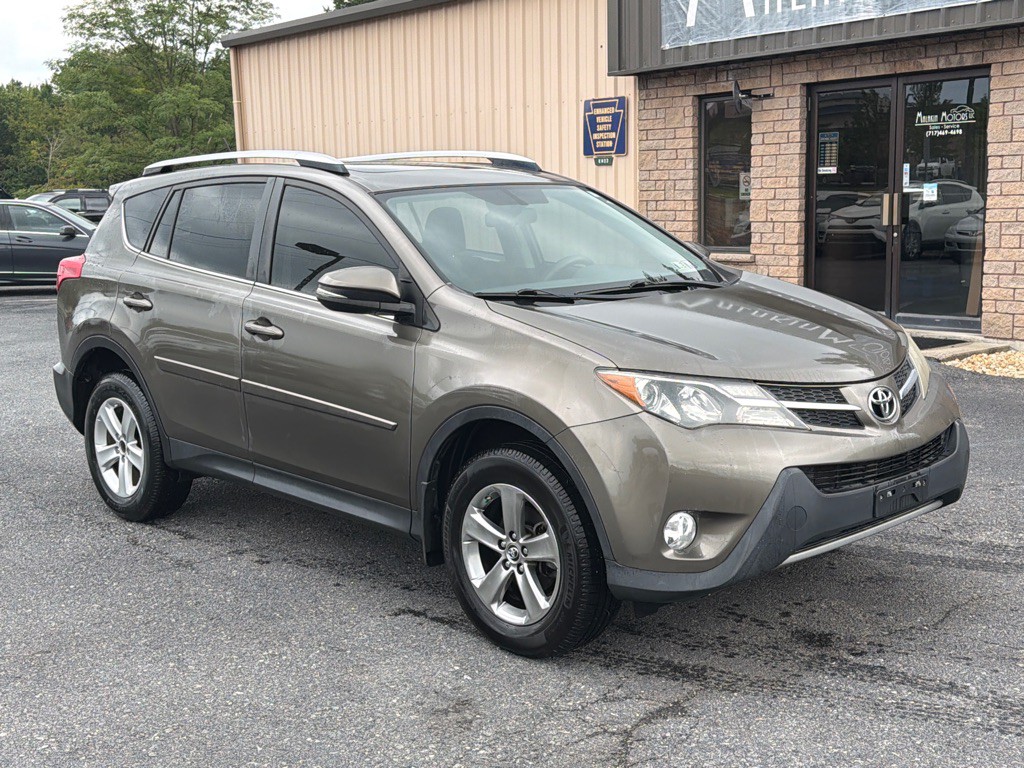 2015 Toyota Rav4 Image 1