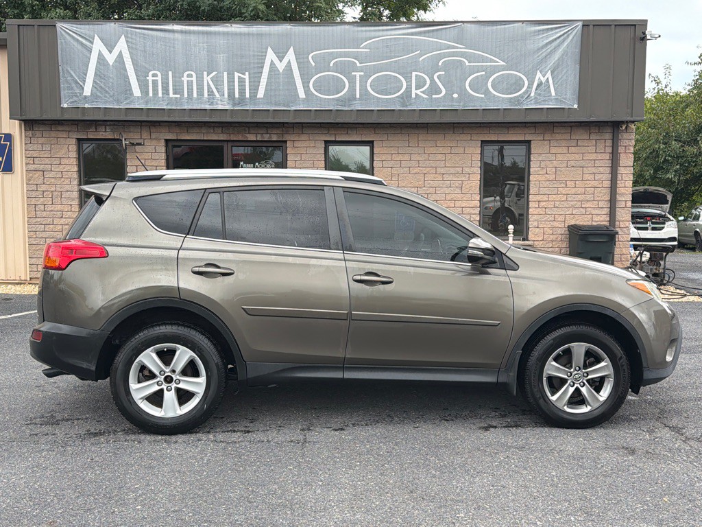 2015 Toyota Rav4 Image 2