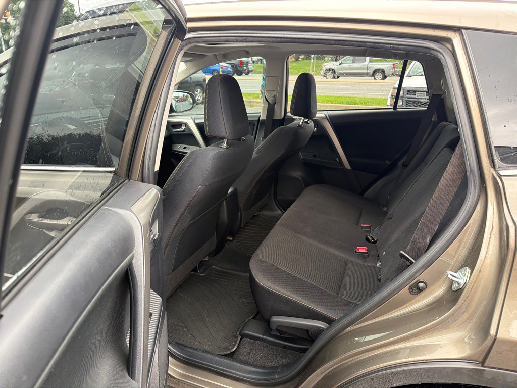 2015 Toyota Rav4 Image 10