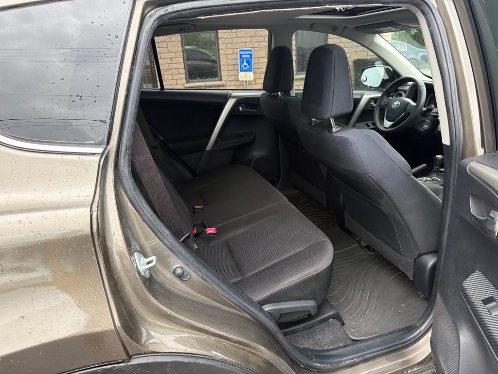 2015 Toyota Rav4 Image 11