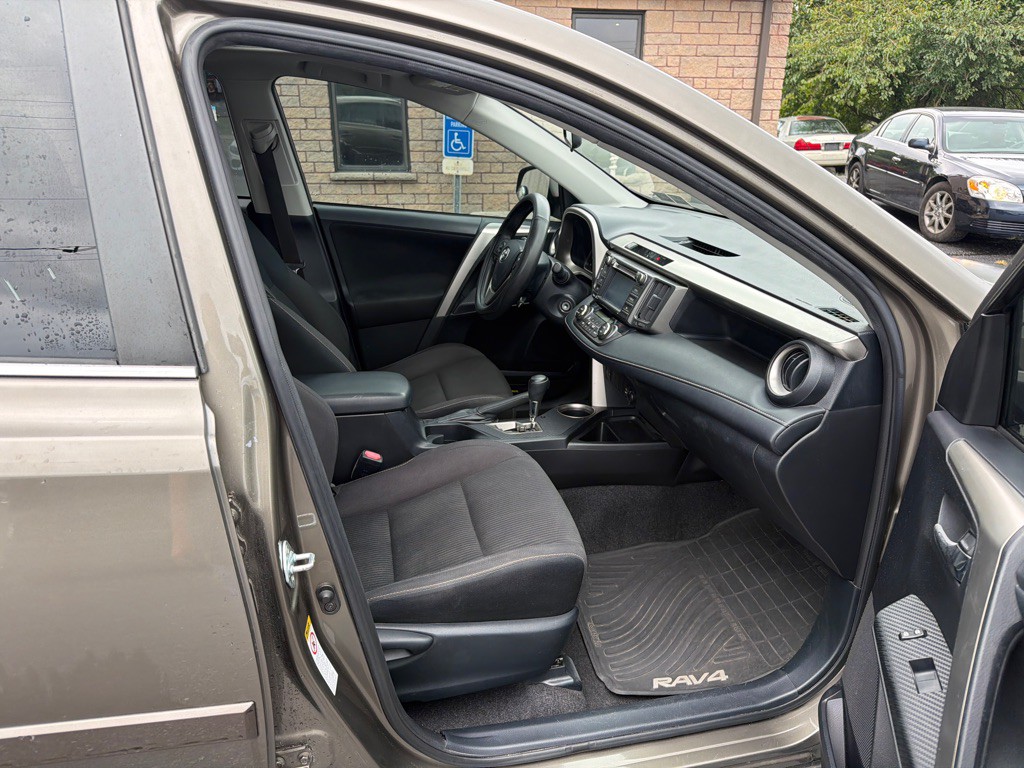 2015 Toyota Rav4 Image 12