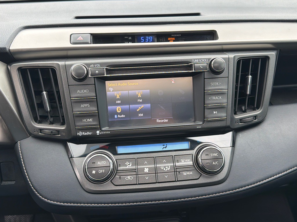 2015 Toyota Rav4 Image 15