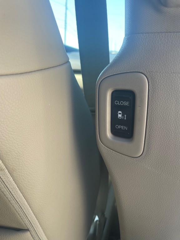 2015 Honda Odyssey Image 12