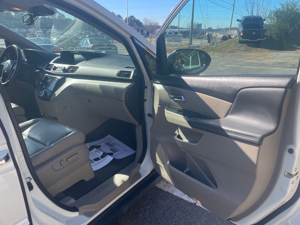 2015 Honda Odyssey Image 13