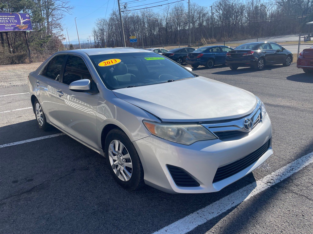 2013 Toyota Camry Image 1
