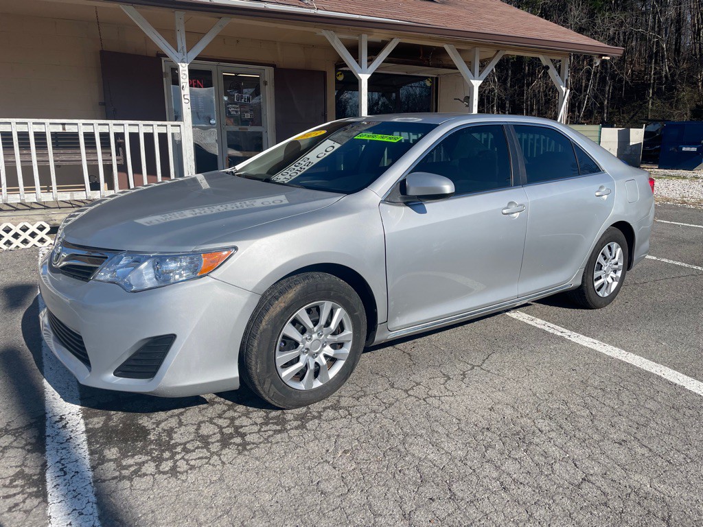 2013 Toyota Camry Image 3