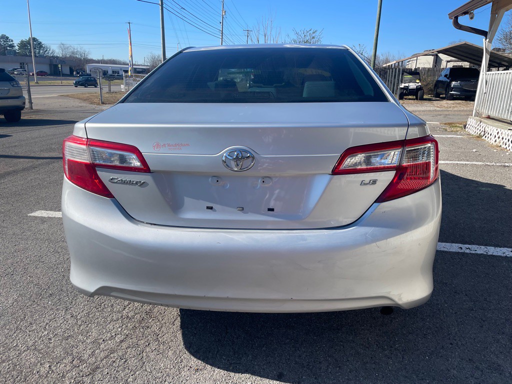 2013 Toyota Camry Image 4