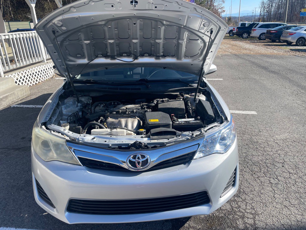 2013 Toyota Camry Image 6