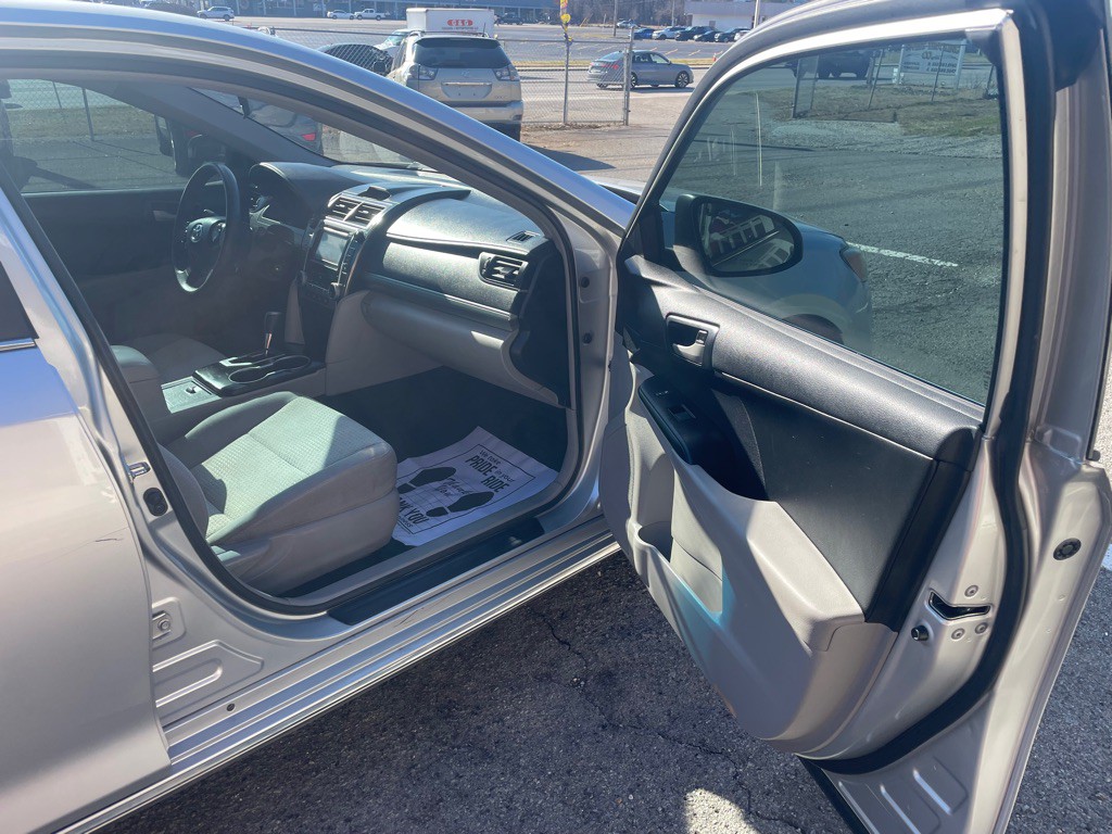 2013 Toyota Camry Image 7