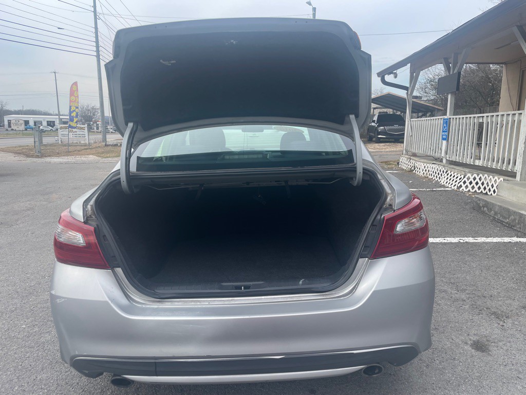 2018 Nissan Altima Image 5