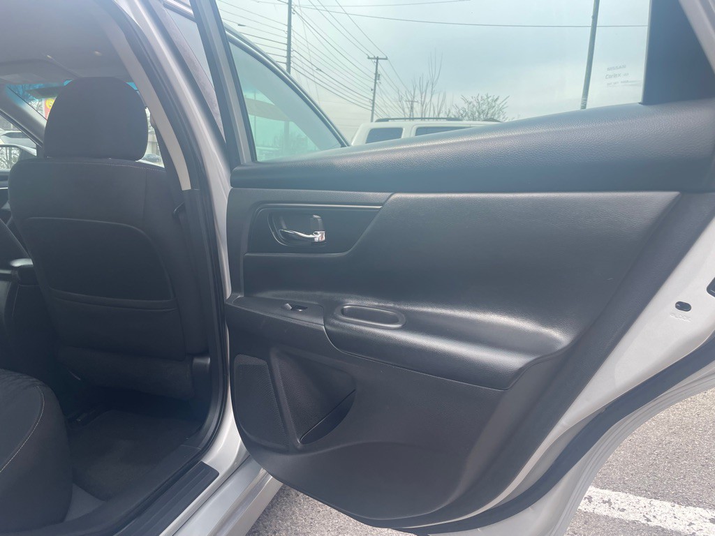 2018 Nissan Altima Image 9