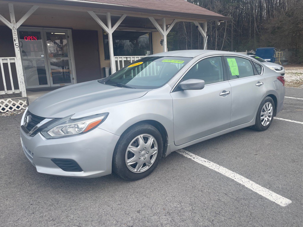 2018 Nissan Altima Image 18