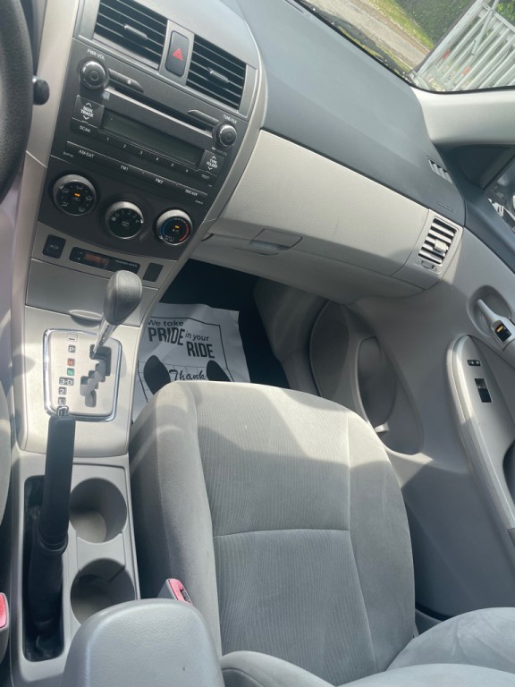 2011 Toyota Corolla Image 12
